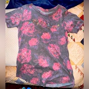 Aeropostale mid 2000’s y2k roses sequin logo tshirt tumblr vibes